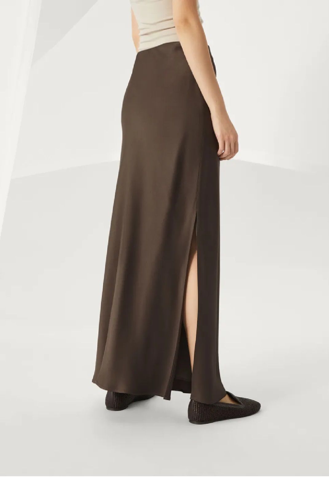 スカート BRUNELLO CUCINELLI SS25 Slit skirt (M0H38G3396 C2925) Upgrade Your Wardrobe with BRUNELLO CUCINELLI GONNA Skirt
